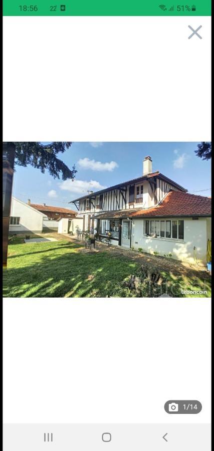 Maison A Colombages Norrois Exterior photo